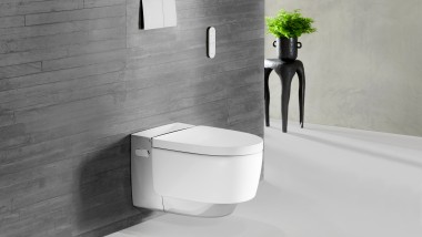 Geberit AquaClean Mera Comfort у кольорі хром з Sigma