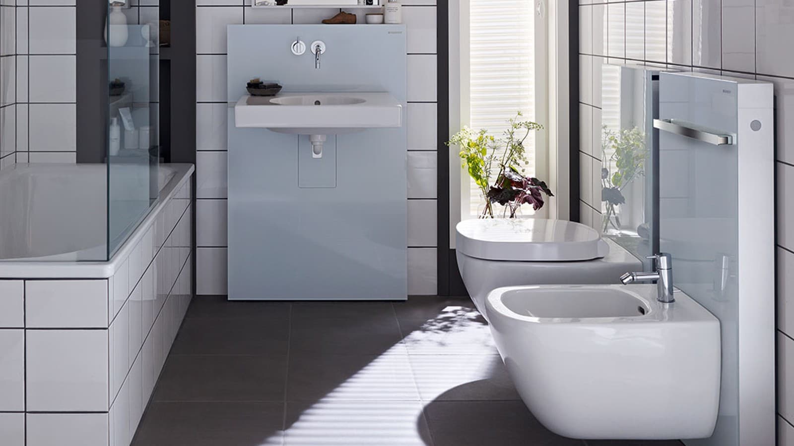 Сантехнічні модулі Geberit Monolith для умивальників і унітазів, біле скло Сантехнічні модулі Geberit Monolith для умивальників і унітазів, біле скло