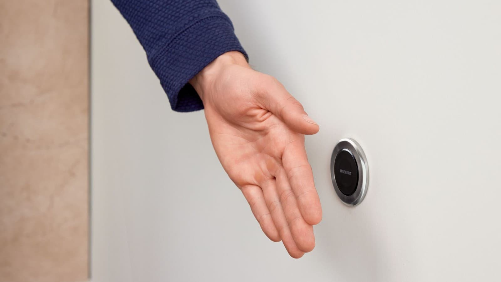 Безконтактний дистанційний змив Geberit Typ10, круглий, з рукою Безконтактний дистанційний змив Geberit Typ10, круглий, з рукою