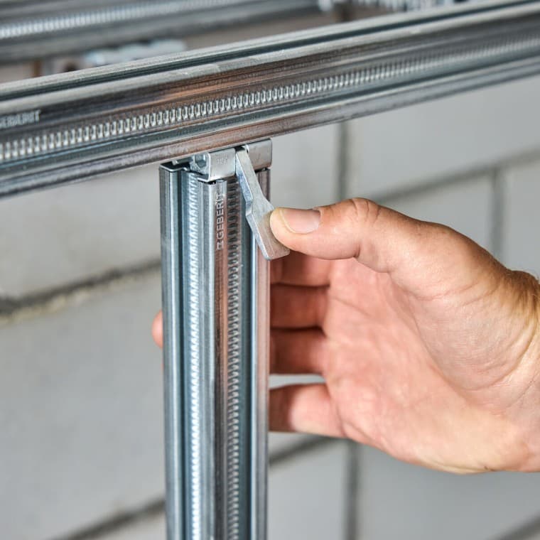 Кріплення підкосами Geberit GIS Кріплення підкосами Geberit GIS